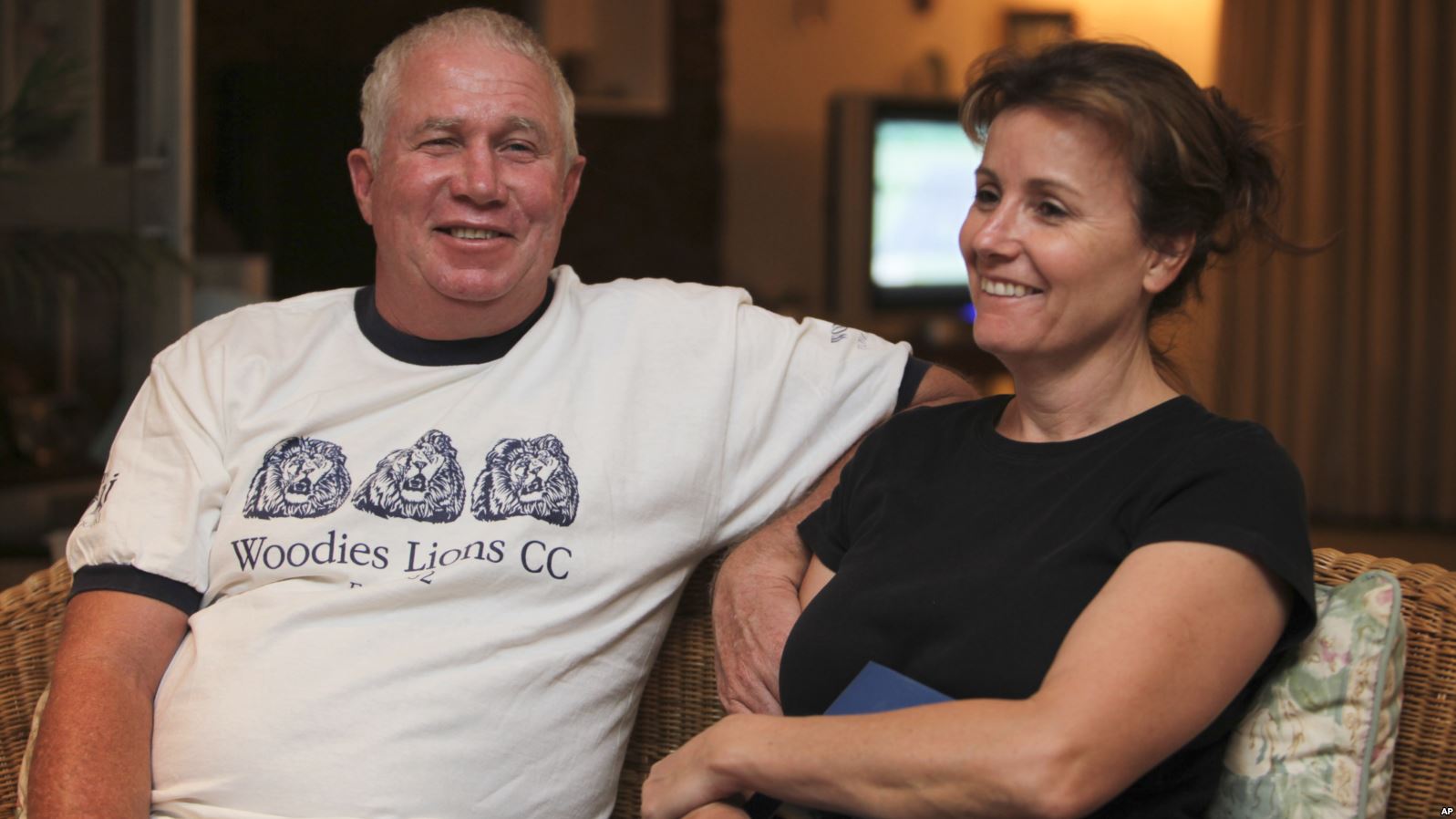 Roy Bennett, a senior Zimbabwean MDC opposition official, and his wife, Heather, relax at a friends home in Mutare, about 200 kilometers east of Harare, Zimbabwe, following his release from prison. A helicopter crash killed Bennett and his wife while on holiday in a remote part of the U.S. state of New Mexico, authorities said Jan. 18, 2018.