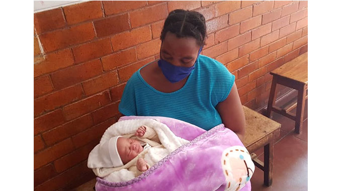 Princenolia Moyo (33) of Magwegwe gave birth to a baby that weighed 4,1 kilogrammes on Christmas Day at Mpilo Central Hospital.